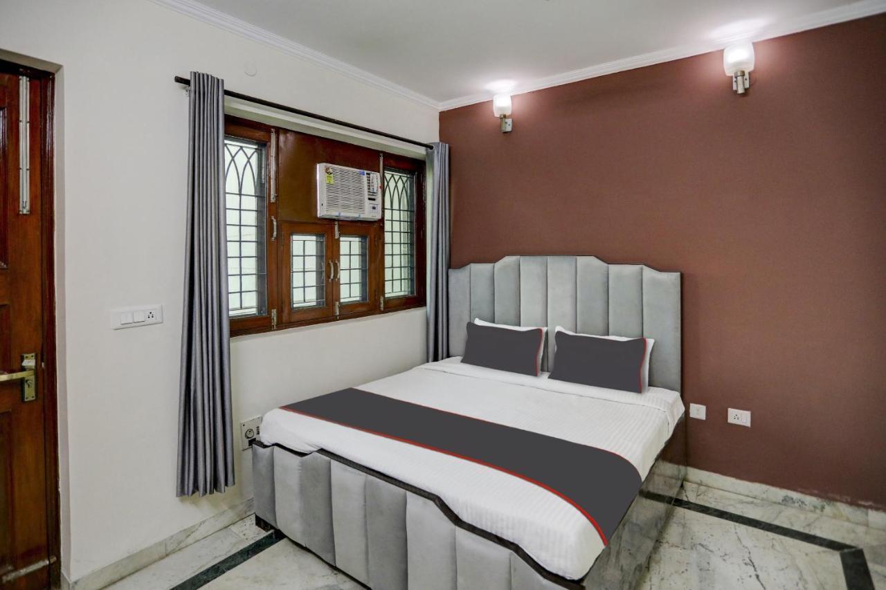 Super Capital O Uk House Residency Hotel Gurgaon Exterior photo