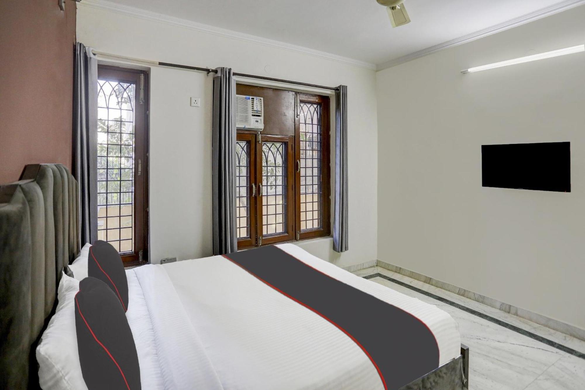 Super Capital O Uk House Residency Hotel Gurgaon Exterior photo